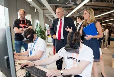 扎克伯格展望未来 虚拟现实技术成为Facebook战略新核心